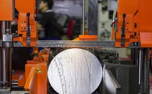 端州立式金属带锯床切削出现跑带故障解决方法! 端州立式金属带锯床切削出现跑带故障解决方法!